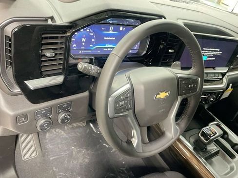 Used 2023 Chevrolet Silverado 1500 LT image 14