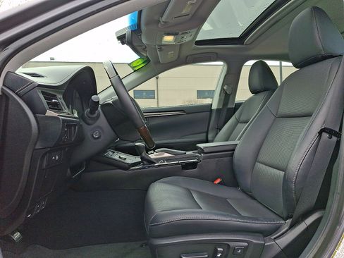 Used 2016 Lexus ES 350 w/ Navigation System Package image 13