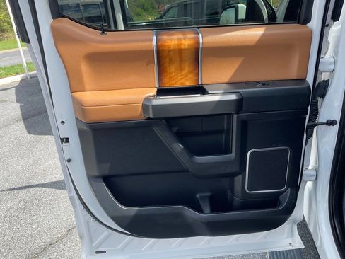 Used 2016 Ford F150 Limited w/ Trailer Tow Package image 29