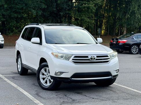 Used 2013 Toyota Highlander SE FWD image 5