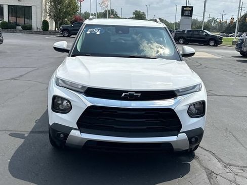 Certified 2021 Chevrolet TrailBlazer LT w/ Convenience Package FWD image 3