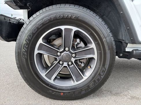 Used 2023 Jeep Wrangler Sahara w/ Cold Weather Group image 15