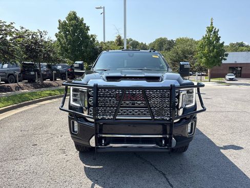 Used 2022 GMC Sierra 3500 Denali w/ Denali Black Diamond Edition AWD/4WD image 2