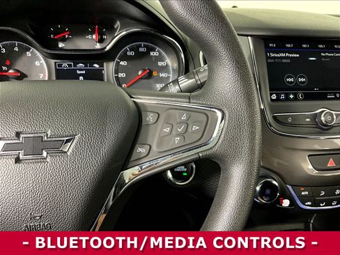 Used 2019 Chevrolet Cruze LT w/ Convenience Package FWD image 12