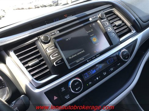 Used 2016 Toyota Highlander Plus AWD/4WD image 14