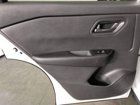 Used 2024 Nissan Rogue S FWD image 26