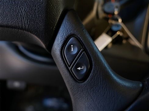 Used 2005 Chevrolet Silverado 2500 LT w/ Snow Plow Prep Package image 21