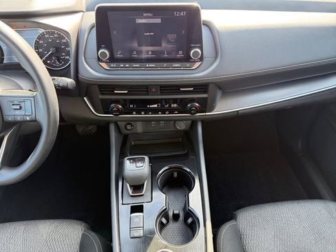Used 2024 Nissan Rogue SV image 11