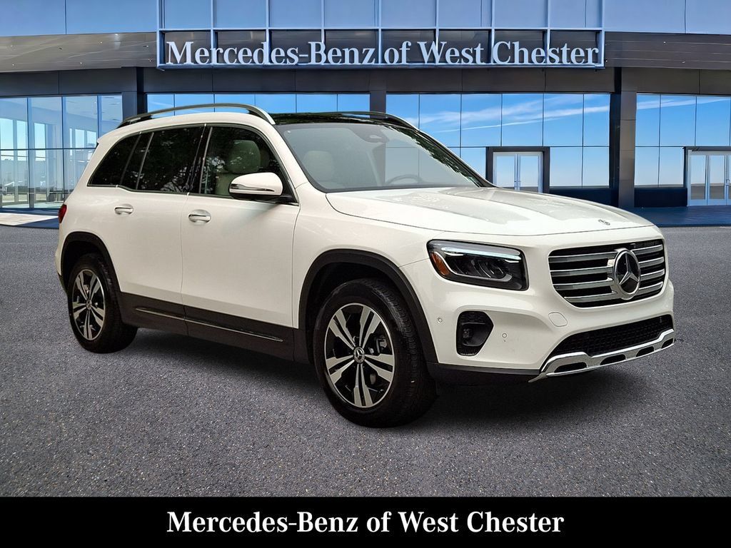 Certified 2026 Mercedes-Benz GLB 250 4MATIC image 1