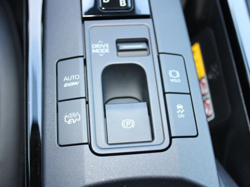 Used 2026 Toyota Prius Plug-In Hybrid image 20