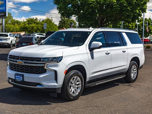 Used 2022 Chevrolet Suburban LS AWD/4WD image 4