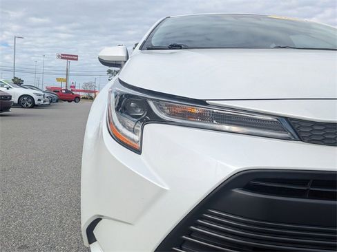 Used 2023 Toyota Corolla LE image 11