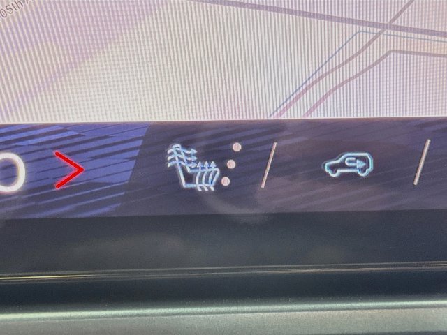 Used 2024 Chevrolet Equinox EV LT FWD image 23