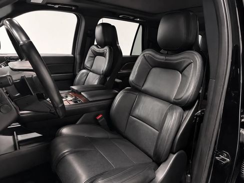 Used 2019 Lincoln Navigator L Reserve w/ Cargo Package AWD/4WD image 12