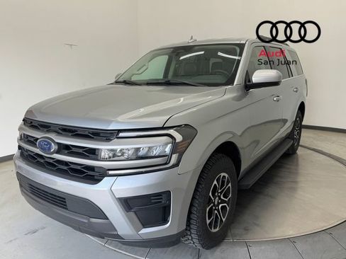 Used 2024 Ford Expedition XLT AWD/4WD image 3