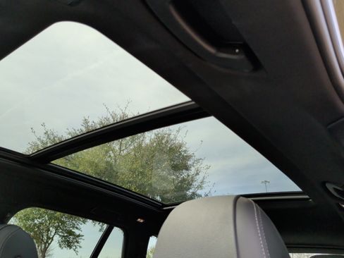 Certified 2022 BMW X5 xDrive40i w/ M Sport Package image 31