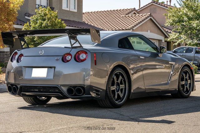 Used 2016 Nissan GT-R Black Edition AWD/4WD image 8