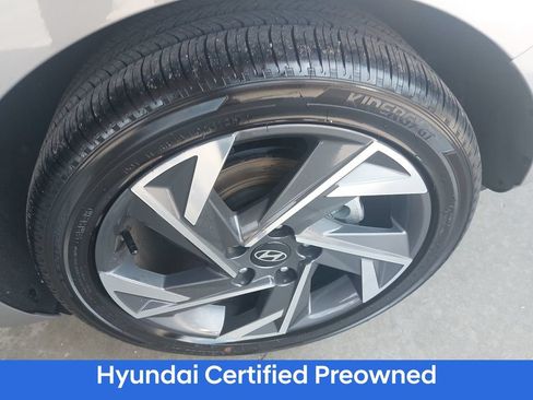 Certified 2025 Hyundai Elantra Limited FWD image 33