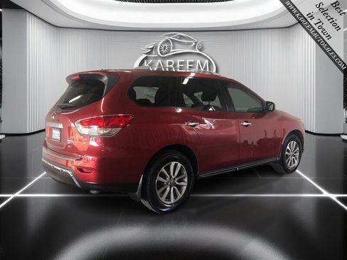 Used 2016 Nissan Pathfinder SV w/ SV Cold Weather Package image 5