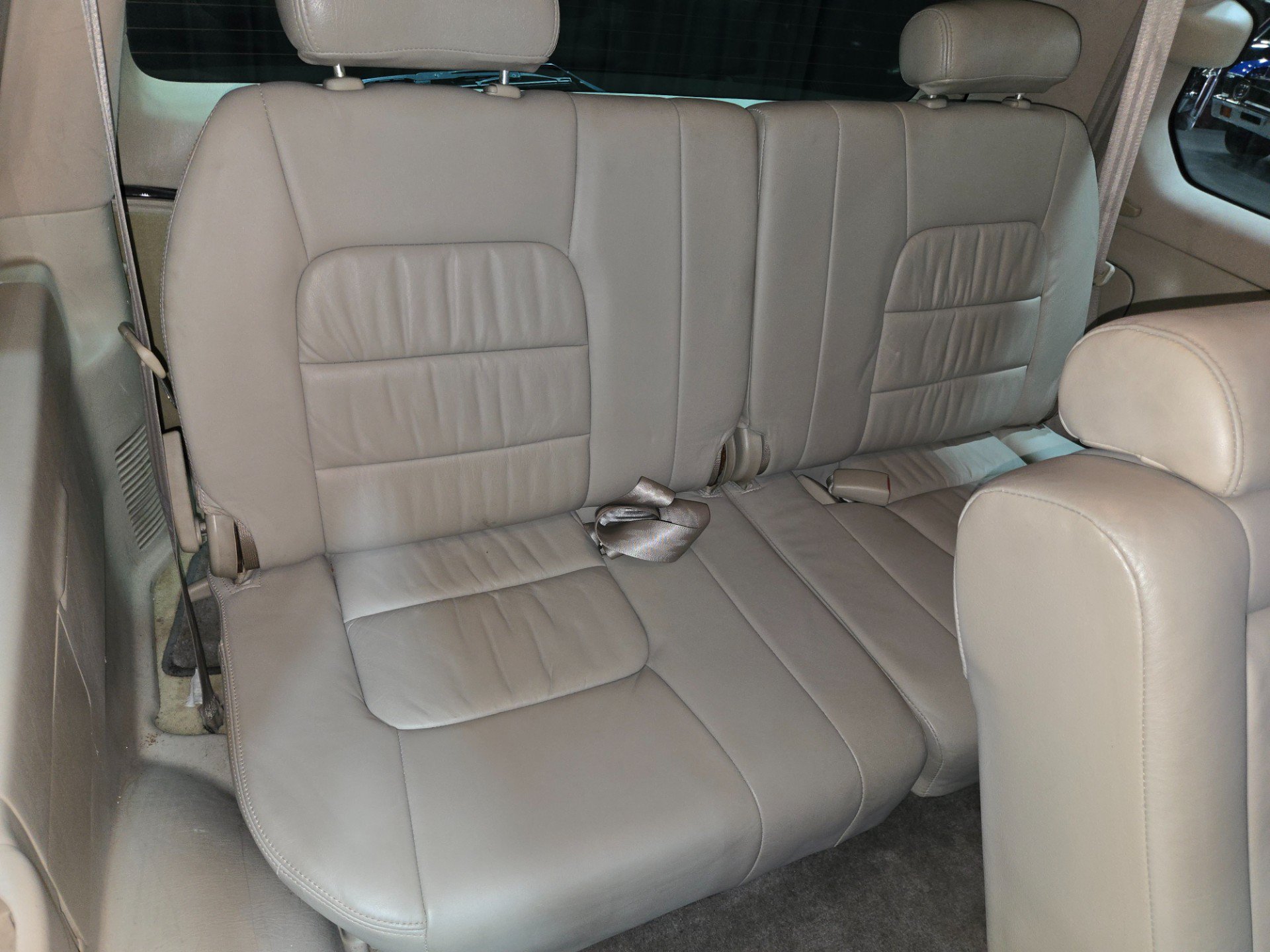Used 2004 Lexus LX 470 4WD image 96