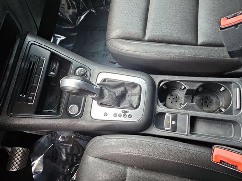 Used 2016 Volkswagen Tiguan S FWD image 23