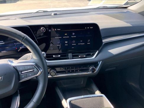 Used 2025 Chevrolet Equinox LT image 6