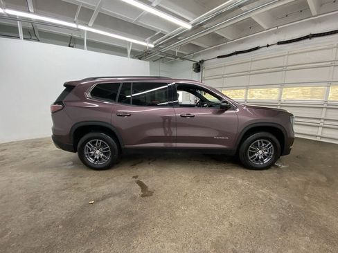 Used 2025 GMC Acadia Elevation image 7