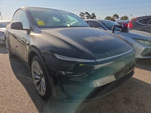 Used 2026 Tesla Model Y AWD image 3