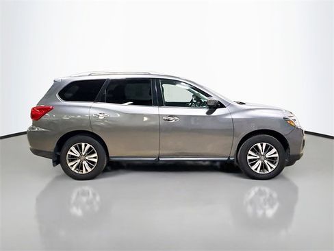 Used 2020 Nissan Pathfinder SV image 5