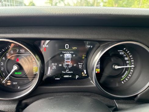 Used 2021 Jeep Wrangler Unlimited Sahara w/ Cold Weather Group AWD/4WD image 15