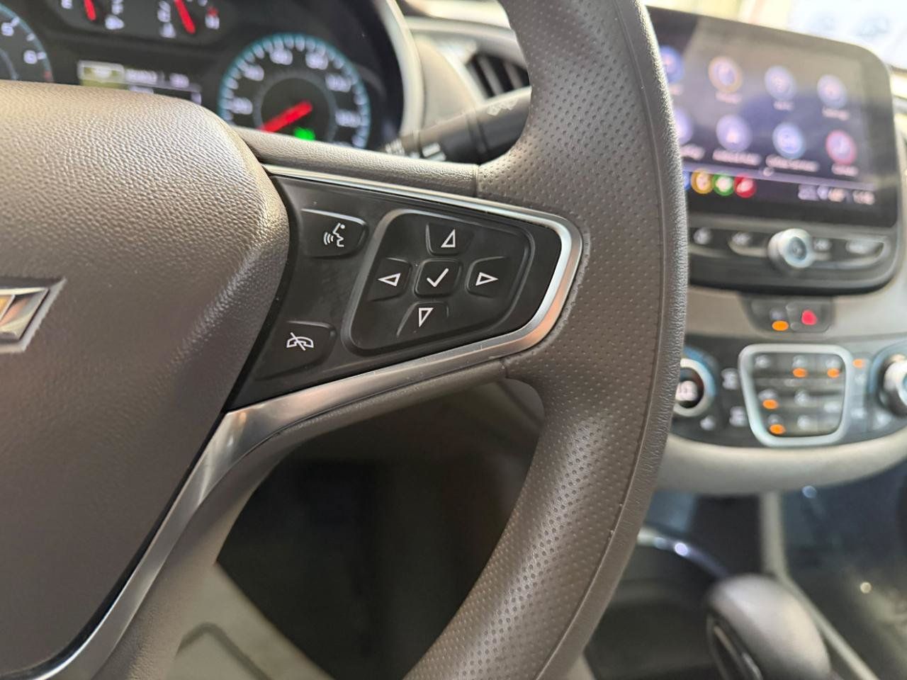 Used 2025 Chevrolet Malibu LT FWD image 28