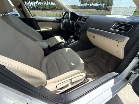 Used 2015 Volkswagen Jetta SE FWD image 15