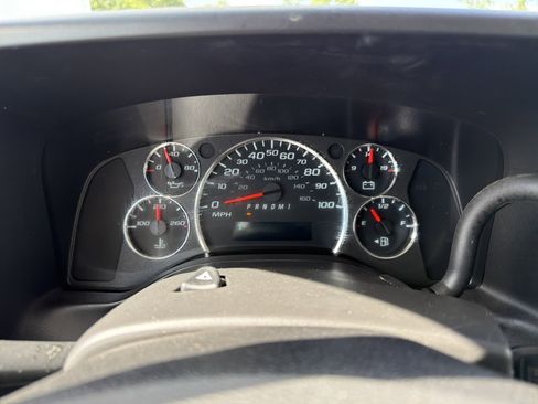 Used 2020 Chevrolet Express 3500 w/ Power Convenience Package RWD image 19