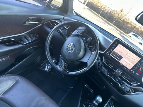 Certified 2019 Toyota C-HR Limited image 22