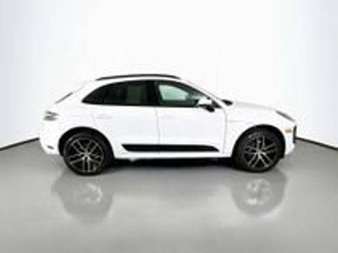 Certified 2026 Porsche Macan AWD/4WD image 5