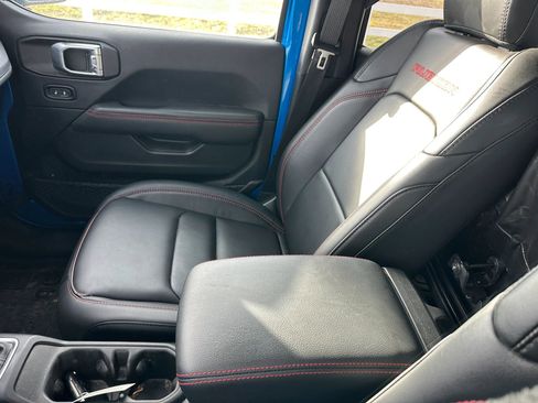 Used 2024 Jeep Wrangler Unlimited Rubicon w/ Dual Top Group image 23