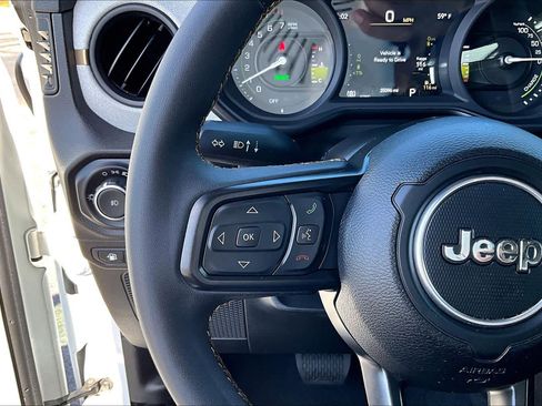 Used 2024 Jeep Wrangler Unlimited AWD/4WD image 22