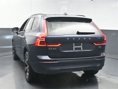 Certified 2022 Volvo XC60 B5 Momentum w/ Climate Package image 6