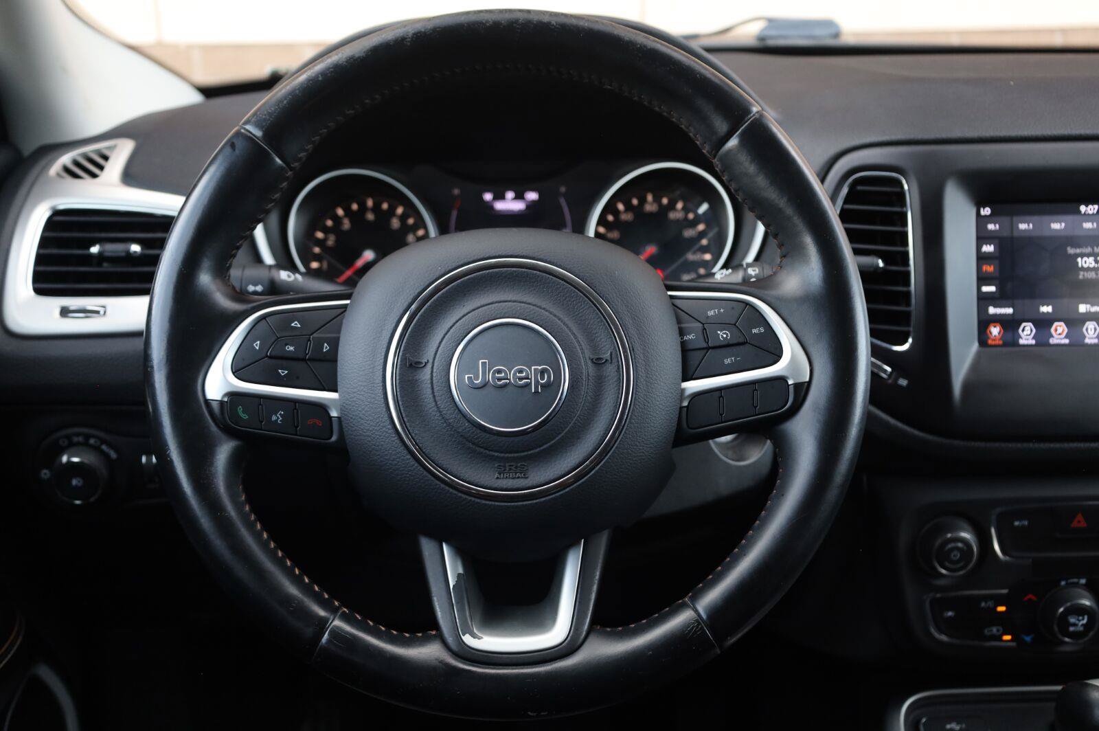 Used 2019 Jeep Compass Latitude FWD image 30