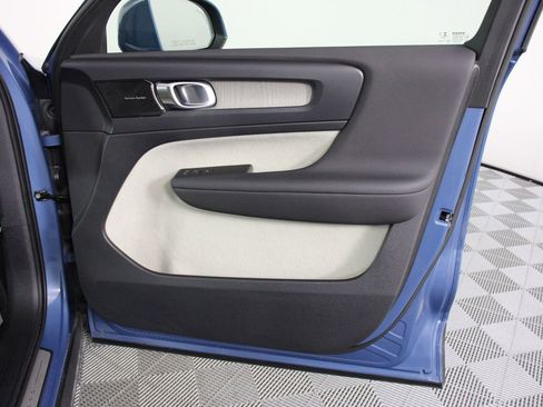 Certified 2023 Volvo XC40 B5 Ultimate image 21