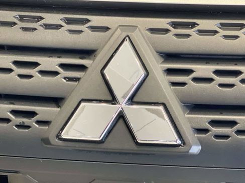 Used 2024 Mitsubishi Eclipse Cross SE image 10