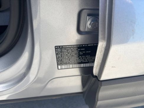 Used 2026 Volkswagen Taos SE FWD image 30