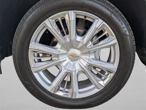 Used 2024 Chevrolet Silverado 1500 High Country w/ High Country Premium Package AWD/4WD image 24