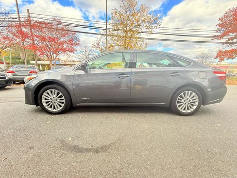 Used 2013 Toyota Avalon XLE Touring FWD image 6