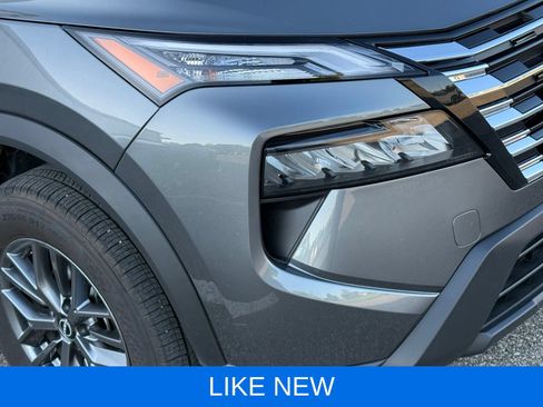 Used 2026 Nissan Rogue S AWD/4WD image 11