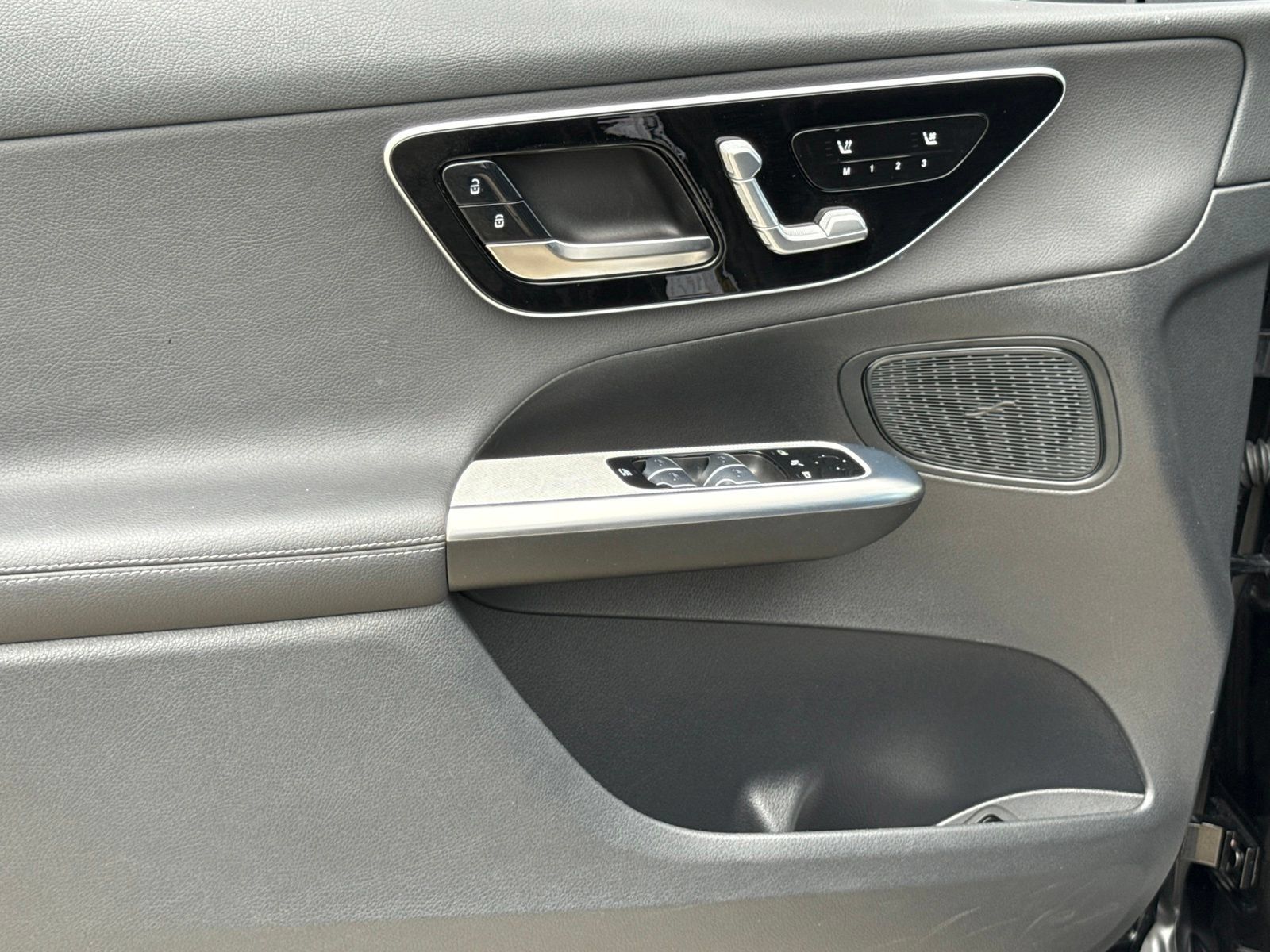 Used 2026 Mercedes-Benz GLC 300 image 21