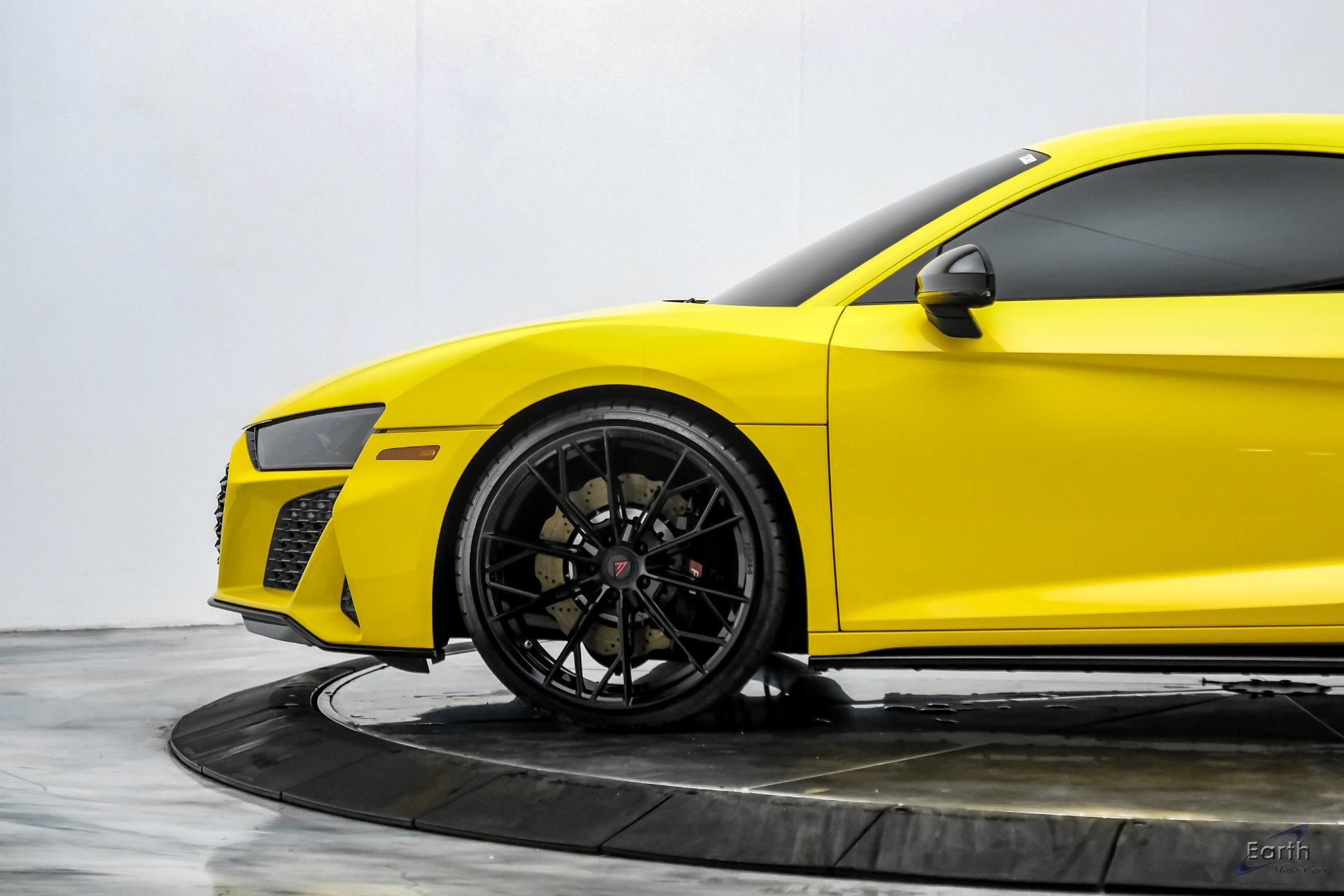 Used 2021 Audi R8 V10 w/ Premium Package RWD image 10