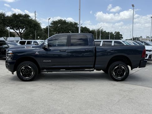 Used 2025 RAM 2500 Laramie AWD/4WD image 9