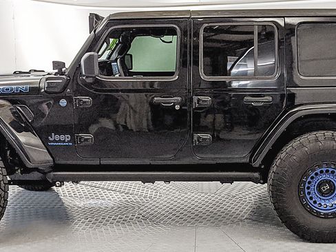 Used 2024 Jeep Wrangler Unlimited Rubicon 4xe AWD/4WD image 5