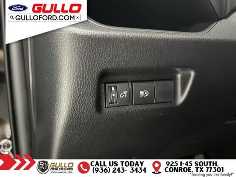 Used 2019 Toyota RAV4 LE FWD image 19